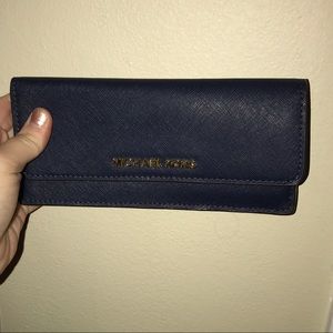 SOLD ON OTHER SITE Michael Kors dark blue wallet